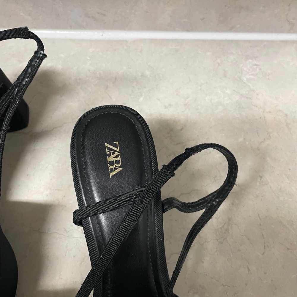 Zara Women's Elegant Black Slingback Heels - Picture 2 of 8